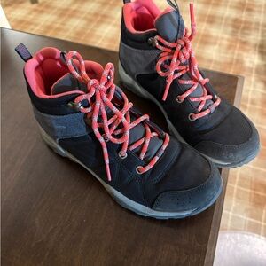 Columbia hiking shoes. Worn for one trip